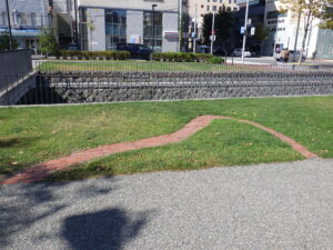 団塚作品の三日月湖