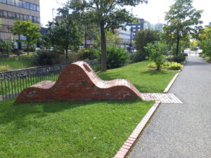 団塚作品のサッポロサウンドソファ