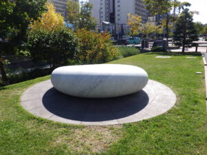 南2条西側にある天秘