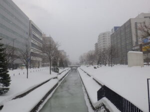 2022年1月4日新しい年を迎えた南1条の様子