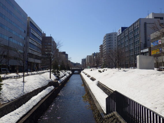 「4月1日より公園内が自転車等放置禁止区域となります」の画像