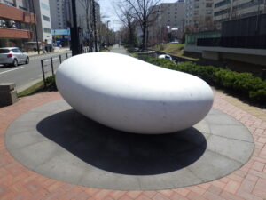 東側の天秘を北から見た様子