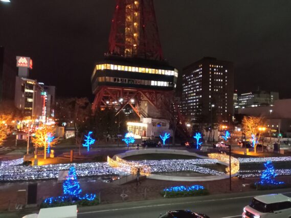 「オレンジリボンイルミネーションライトアップ14日で終了」の画像