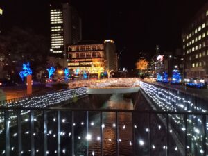 11月7日のオレンジリボンイルミネーションライトアップの点灯の様子