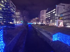 11月22日から点灯された南1条のイルミネーションの様子