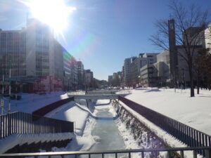 1月28日のまんなか広場スノーリングを北から見た様子