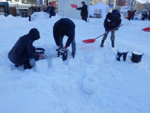13時40分頃の会場づくりの様子
