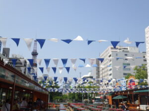 7月21日に始まった小樽ビール「狸二条ビアガーデン」の様子