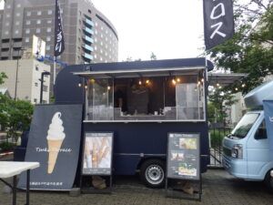 サンキューフェスティバルに出店している移動販売車のつきてらすさん