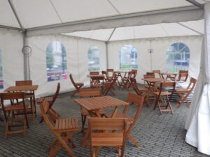 ９月１日から始まった創成川公園サンキューフェスティバルの開店前の客席の様子