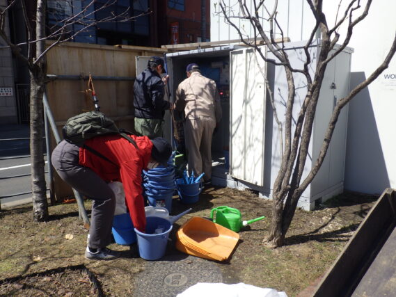 4月10日水曜日に物置の片づけをするお助け隊