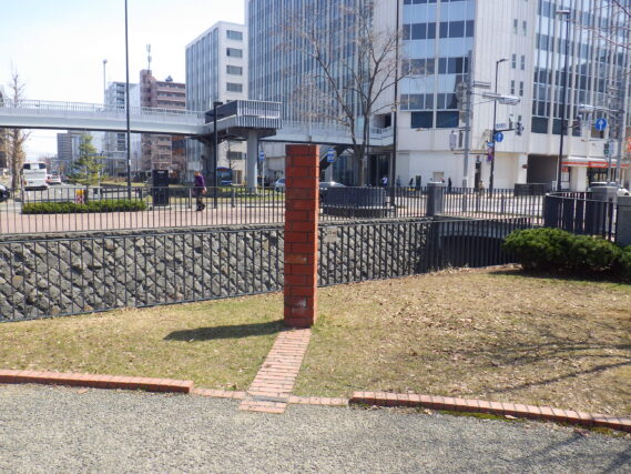 4月14日、雪のない時のたけくらべの様子