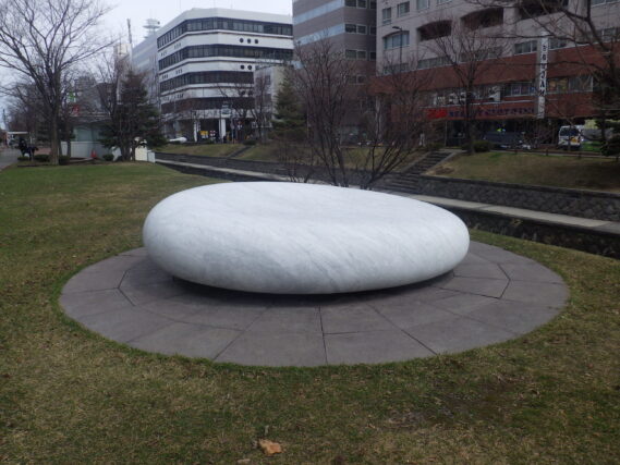 冬ごもりから抜け出した「天秘（西）」の様子