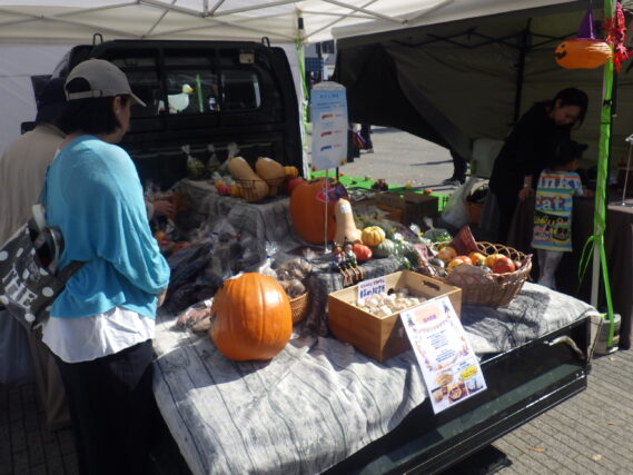 野菜販売の様子