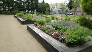 センター横レイズド花壇