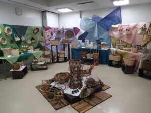 あけび・籐　作品展始まります。