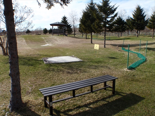 西コースの縁台