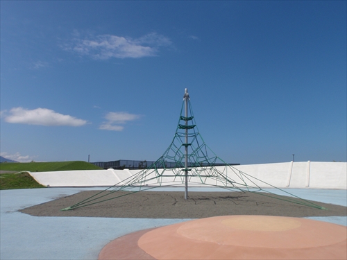 ジャングルジムの写真